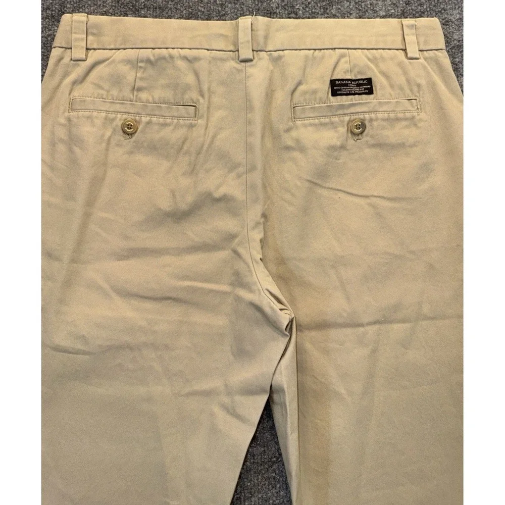 Banana Republic brand banana